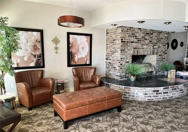 Listing Photo 2 - Condo for sale in building located at 5130 Brittany Dr S, St. Petersburg, FL 33715 - Unit #1002