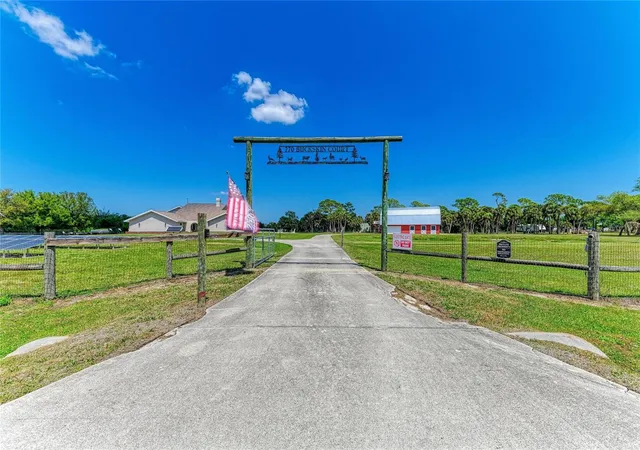 5th image of 770 Buckskin Ct, Englewood, FL 34223 | MLS# A4687845
