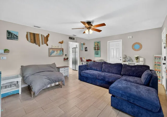 Homes for sale in Daytona Beach, FL | 327 London Rd, Daytona Beach, FL 32117 | MLS# V4948167