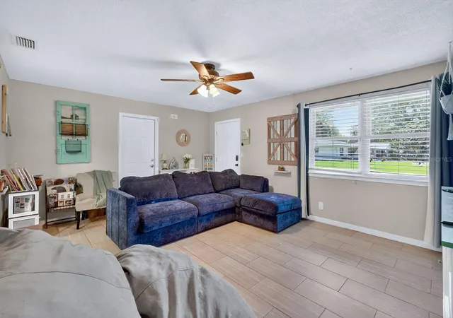 Homes for sale in Daytona Beach, FL | 327 London Rd, Daytona Beach, FL 32117 | MLS# V4948167