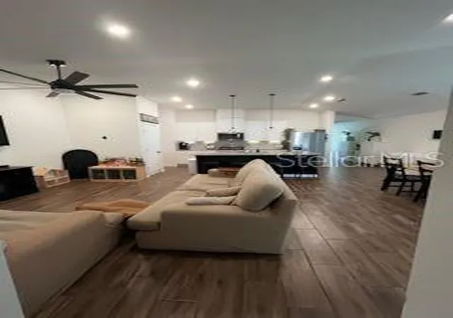 4th image of 8083 Guild Wy, Jacksonville, FL 32222 | MLS# TB8491468