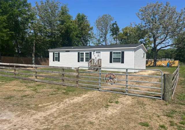 Homes for sale in Fruitland Park, FL | 4601 Oak St, Fruitland Park, FL 34731 | MLS# G5110230
