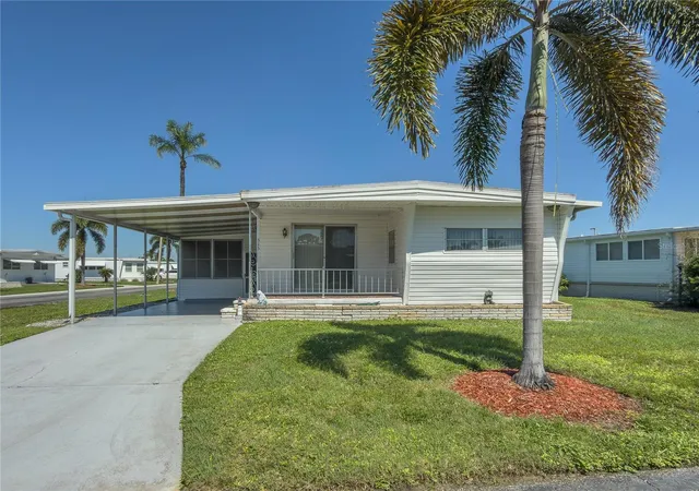 Photo 2 of Manufactured home for sale at 316 Danube Cir, Bradenton, FL 34207 | MLS# A4687856 | Listing updated on 2026-10-16