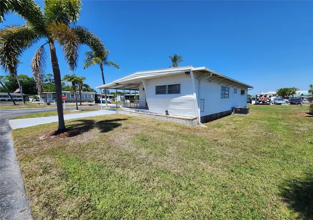 3rd image of 316 Danube Cir, Bradenton, FL 34207 | MLS# A4687856