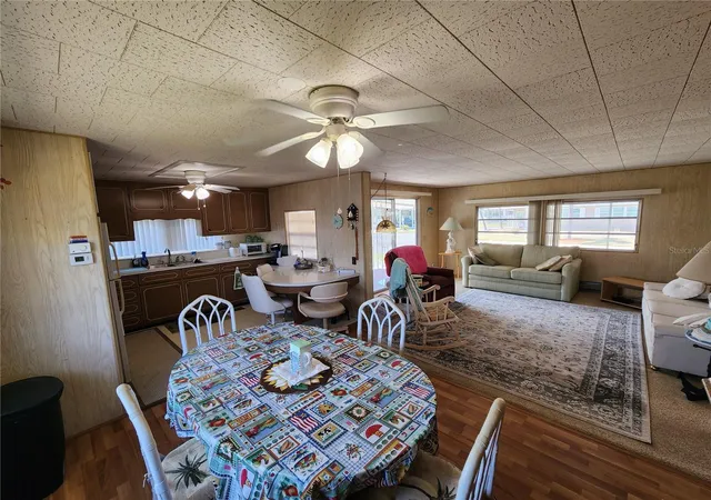 5th image of 316 Danube Cir, Bradenton, FL 34207 | MLS# A4687856
