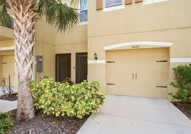 Photo 3 of Townhouse for sale at 5523 Yellowfin Ct, New Port Richey, FL 34652 | MLS# TB8491569 | Listing updated on 2026-08-24