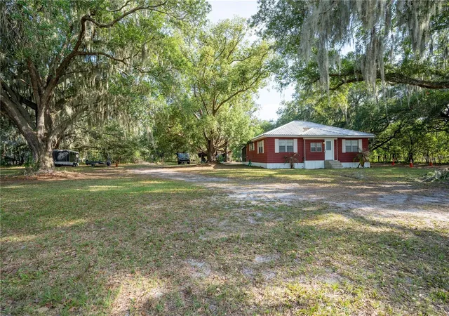 4th image of 3520 Cribbs Dr, Mulberry, FL 33860 | MLS# L4960672