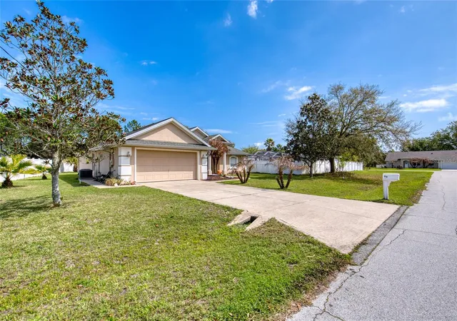 Photo 3 of Single family home for sale at 89 Felwood Ln, Palm Coast, FL 32137 | MLS# V4948179 | Listing updated on 2026-03-29