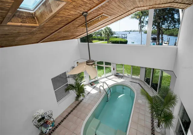 Photo 4 of Single family home for sale at 1626 Sea Breeze Dr, Tarpon Springs, FL 34689 | MLS# W7884328 | Listing updated on 2026-10-09