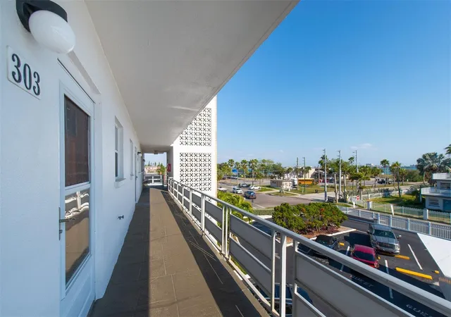 2nd image of 3128 59th St S #303, Gulfport, FL 33707 | MLS# TB8491595