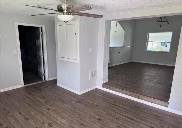 3rd image of 1142 Sw Mildred St, Arcadia, FL 34266 | MLS# C7524077