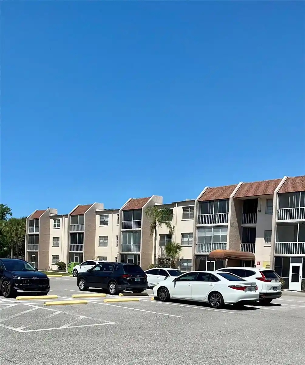 Listing Photo 2 - Condo for sale in 519 Albee Farm Rd located at 519 Albee Farm Rd, VENICE, FL 34285 - Unit #303