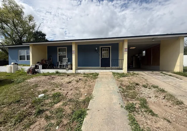 Photo 1 of Sale Pending at 1184 Whitewood Dr, Deltona, FL 32725 | MLS# O6394498 | Listing updated on 2026-09-25