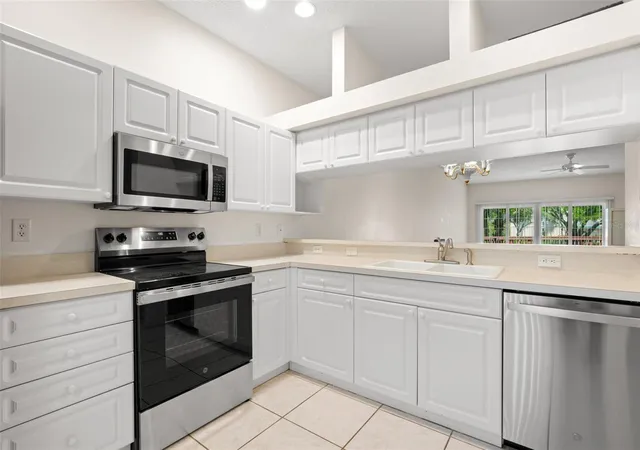Listing Photo 4 - Condo for sale in building located at 6600 100Th Wy N, Seminole, FL 33708 - Unit #24B