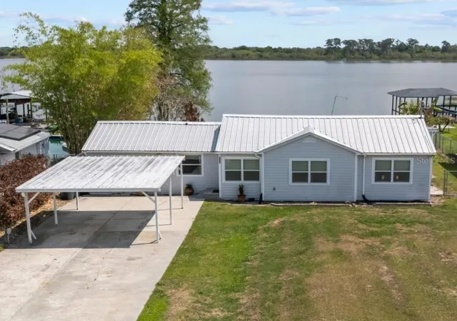 Photo 1 of Single family home for sale at 900 Lake Jessie Dr, Winter Haven, FL 33881 | MLS# S5146723 | Listing updated on 2026-10-08