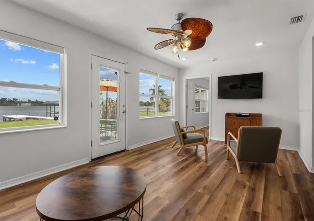 Photo 3 of Single family home for sale at 900 Lake Jessie Dr, Winter Haven, FL 33881 | MLS# S5146723 | Listing updated on 2026-10-08