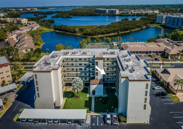 3rd image of 9860 62Nd Ter N #1025, St Petersburg, FL 33708 | MLS# TB8491615