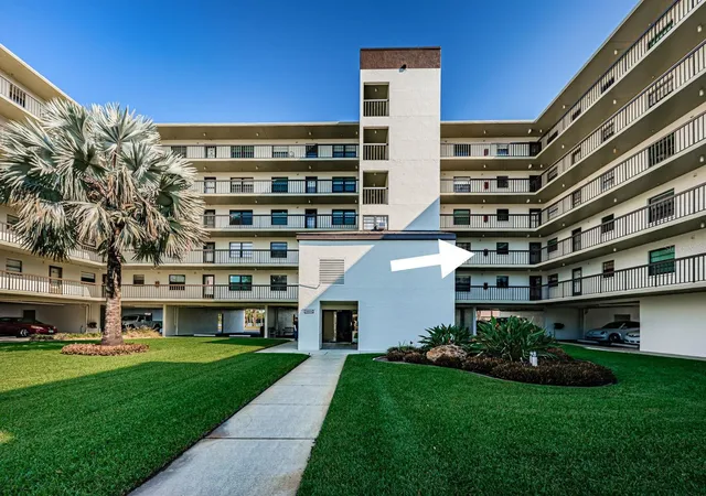 4th image of 9860 62Nd Ter N #1025, St Petersburg, FL 33708 | MLS# TB8491615