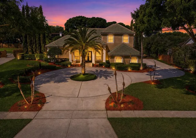Photo 2 of Single family home for sale at 9119 Balmoral Mews Sq, Windermere, FL 34786 | MLS# S5146725 | Listing updated on 2026-07-17