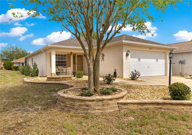 Photo 3 of Single family home for sale at 9815 SW 92nd Place Rd, Ocala, FL 34481 | MLS# OM721708 | Listing updated on 2026-09-21