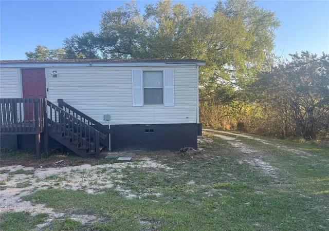 Photo 2 of Manufactured home for sale at 142 Winston Ave, Lake Wales, FL 33853 | MLS# S5146737 | Listing updated on 2026-10-05