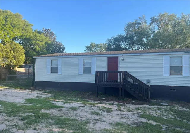 Photo 4 of Manufactured home for sale at 142 Winston Ave, Lake Wales, FL 33853 | MLS# S5146737 | Listing updated on 2026-10-05