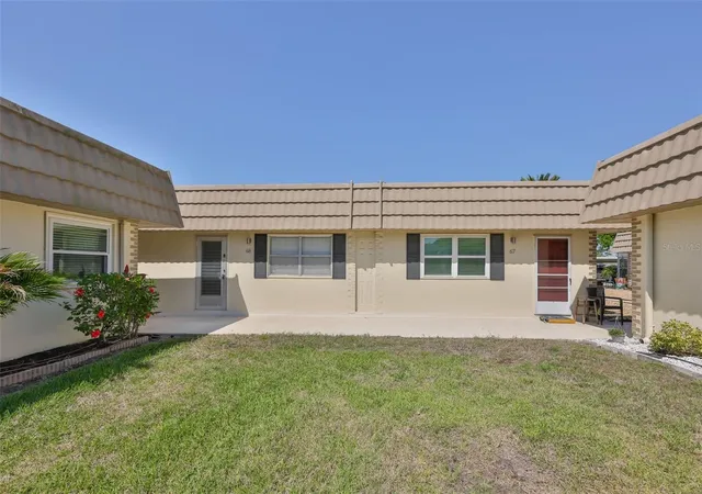 3rd image of 202 Bedford St, SUN CITY CENTER, FL 33573