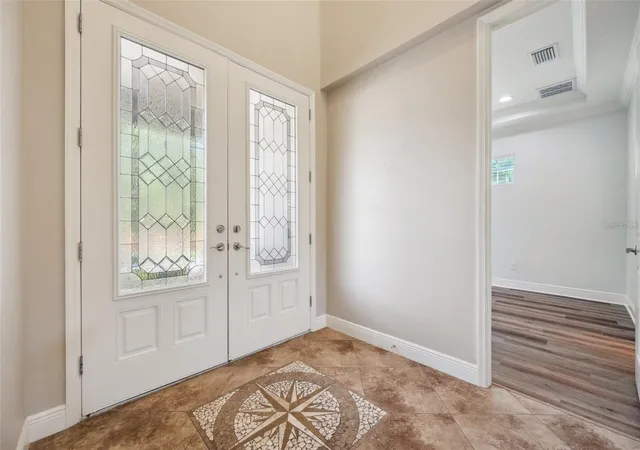Photo 3 of Sale Pending at 5117 Longspur Ct, Lithia, FL 33547 | MLS# TB8491717 | Listing updated on 2026-09-02