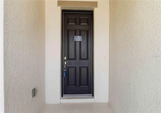 2nd image of 14806 Summer Branch Dr, Lithia, FL 33547 | MLS# A4687961