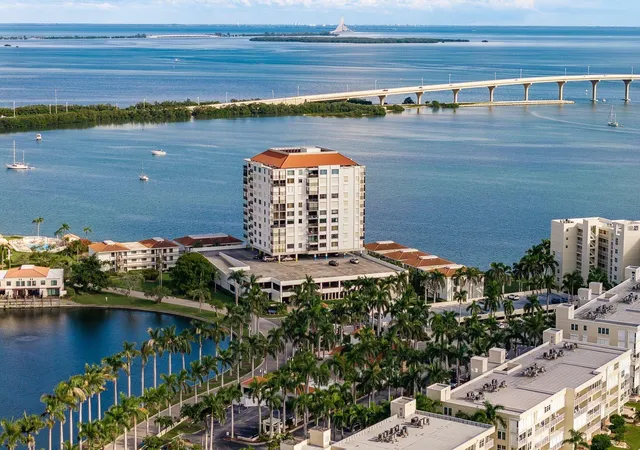 Listing Photo 2 - Condo for sale in building located at 6287 Bahia Del Mar Cir, St. Petersburg, FL 33715 - Unit #1202