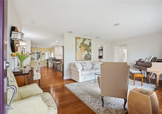 4th image of 1348 High Bluff Dr, Largo, FL 33770 | MLS# TB8491805