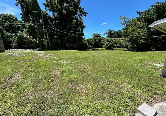 5th image of 1031 30Th Ave E, Bradenton, FL 34208 | MLS# A4687988