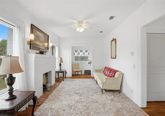 4th image of 18 E Orange St, Davenport, FL 33837 | MLS# O6394656