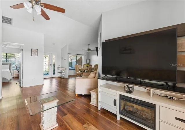 5th image of 905 Stratford Manor Dr, Brandon, FL 33510 | MLS# TB8491880