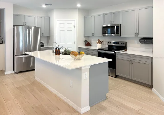 Photo 2 of Townhouse for sale at 3798 King Hl Dr, Haines City, FL 33844 | MLS# S5146774 | Listing updated on 2026-04-22