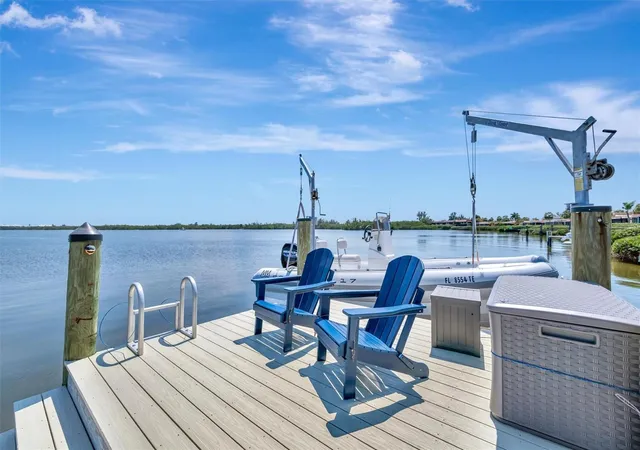 Listing Photo 4 - Condo for sale in building located at 3863 Catalina Dr, BRADENTON, FL 34210