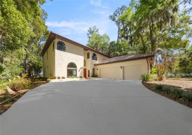 Homes for sale in Weirsdale, FL | 12621 Se Sunset Harbor Rd, Weirsdale, FL 32195 | MLS# OM721755