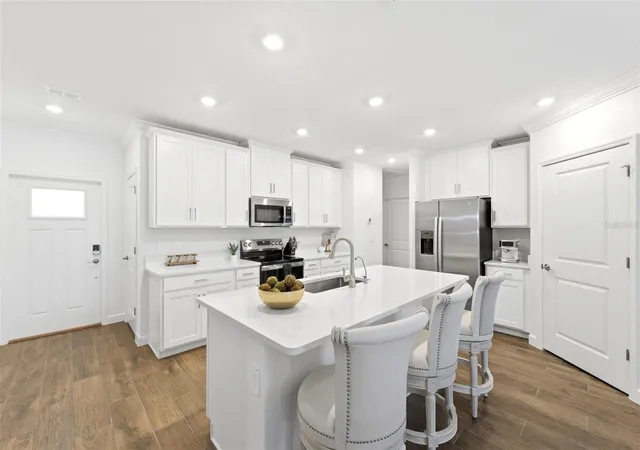 4th image of 10799 Gable Dig Loop, San Antonio, FL 33576 | MLS# W7884358
