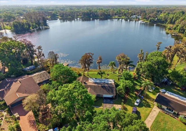 2nd image of 700 Druid Wy, Lutz, FL 33548 | MLS# TB8491935