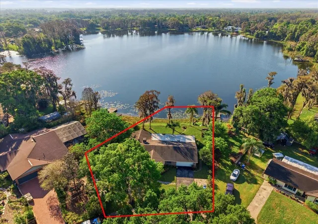 4th image of 700 Druid Wy, Lutz, FL 33548 | MLS# TB8491935