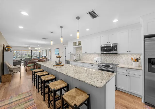 3rd image of 4750 Brittany Dr S, ST PETERSBURG, FL 33715