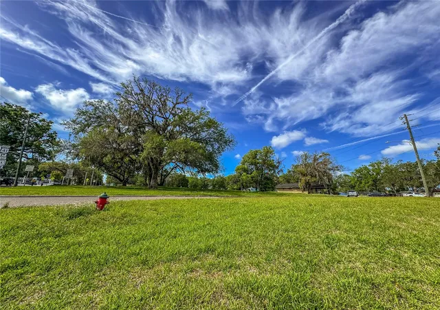 Photo 1 of Land for sale at 615 Old Hospital Dr, Brooksville, FL 34601 | MLS# W7884361 | Listing updated on 2026-04-02