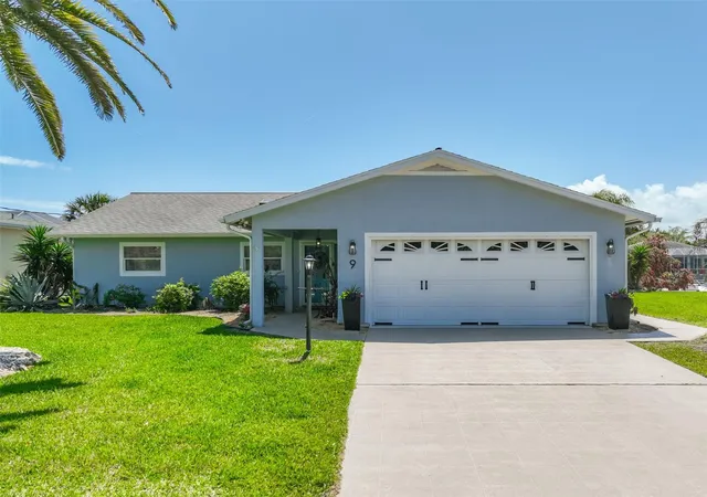 1st image of 9 Collingville Ct, Palm Coast, FL 32137 | MLS# FC317322