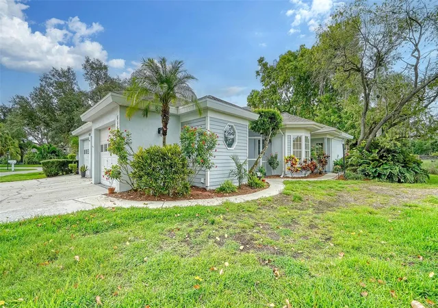 Photo 3 of Condo for sale at 6467 Carrington Cir #43, Sarasota, FL 34238 | MLS# A4688055 | Listing updated on 2026-10-08