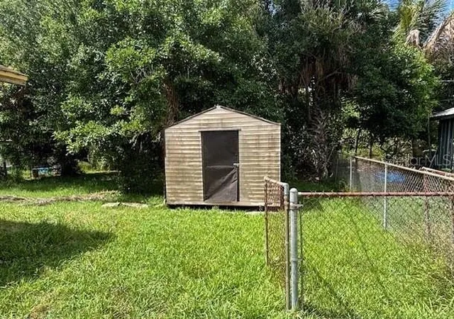 3rd image of 943 Della Tobias Ave, Clewiston, FL 33440 | MLS# TB8491999