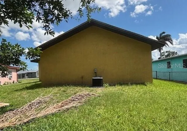 4th image of 943 Della Tobias Ave, Clewiston, FL 33440 | MLS# TB8491999