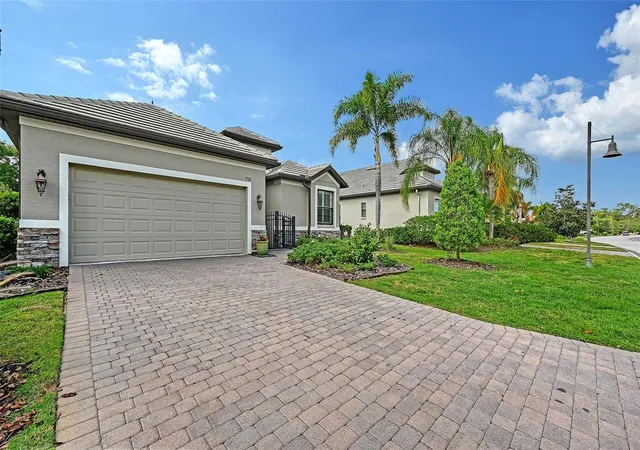 4th image of 7702 Rio Bella Pl, Bradenton, FL 34201 | MLS# A4688061