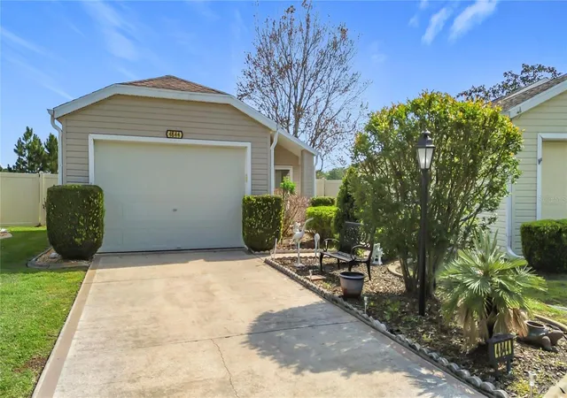 Photo 1 of Sale Pending at 4844 Heron Run Cir, Leesburg, FL 34748 | MLS# G5110301 | Listing updated on 2026-09-24