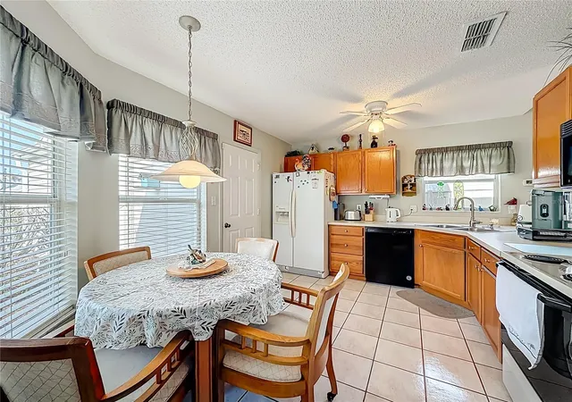 Photo 4 of Sale Pending at 4844 Heron Run Cir, Leesburg, FL 34748 | MLS# G5110301 | Listing updated on 2026-09-24