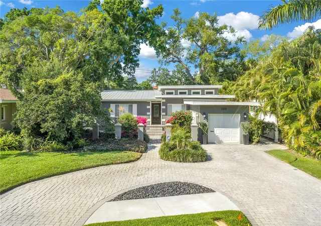 Photo 2 of Single family home for sale at 209 Bandera Way Ne, Saint Petersburg, FL 33704 | MLS# TB8492037 | Listing updated on 2026-08-19
